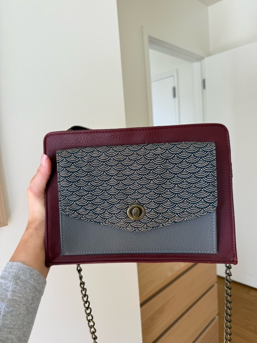 Women's Crossbody Bag in Burgundy with Patterned Front Pocket